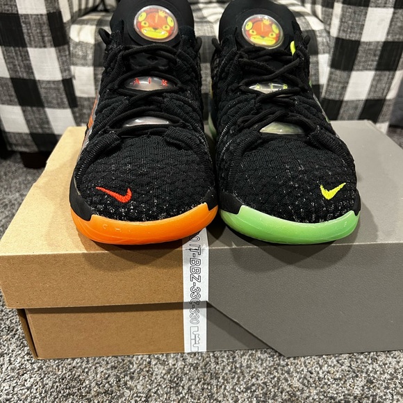 Lebron XVIII size 6.5 “Soundwave” with original box - Picture 6 of 11